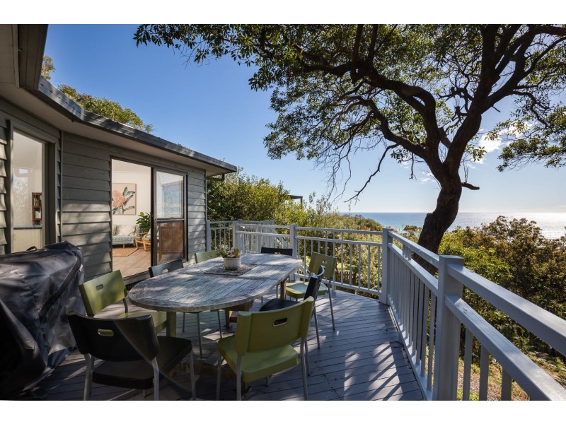 35 Tramican Street, Point Lookout QLD 4183