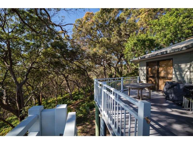 35 Tramican Street, Point Lookout QLD 4183