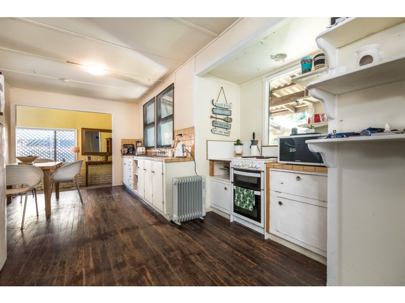 75 Mooloomba Road, Point Lookout QLD 4183