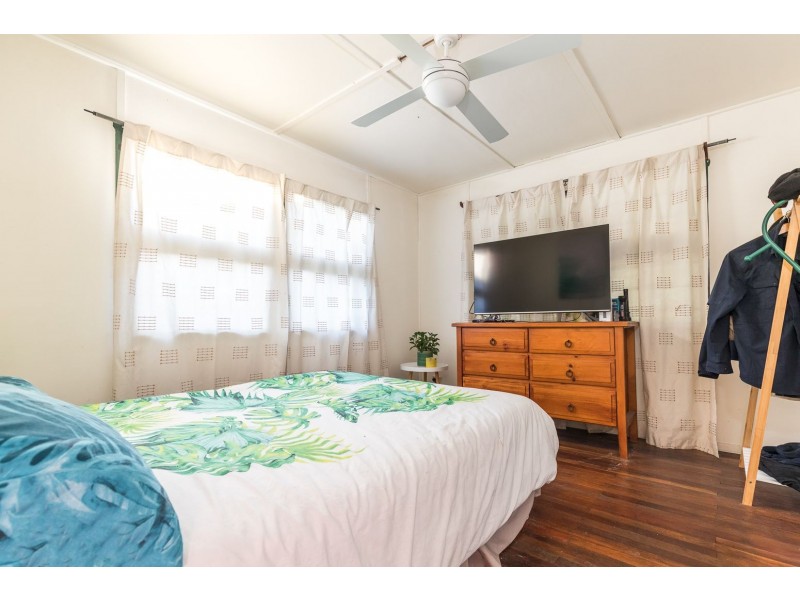 75 Mooloomba Road, Point Lookout QLD 4183