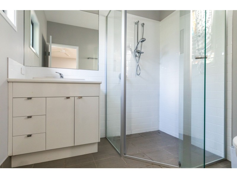 2/46 Booran Street, Point Lookout QLD 4183