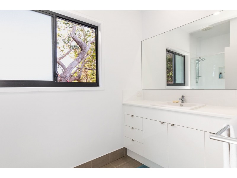 2/46 Booran Street, Point Lookout QLD 4183