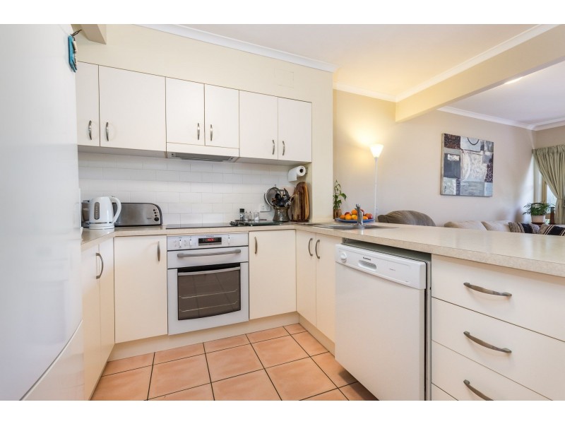 3/21-25 Cumming Parade, Point Lookout QLD 4183