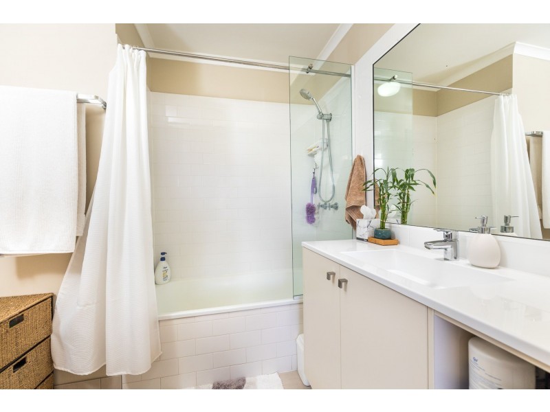 3/21-25 Cumming Parade, Point Lookout QLD 4183