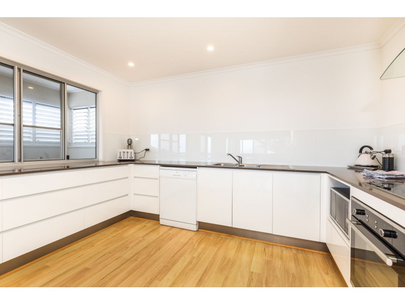 31 George Nothling Drive, Point Lookout QLD 4183