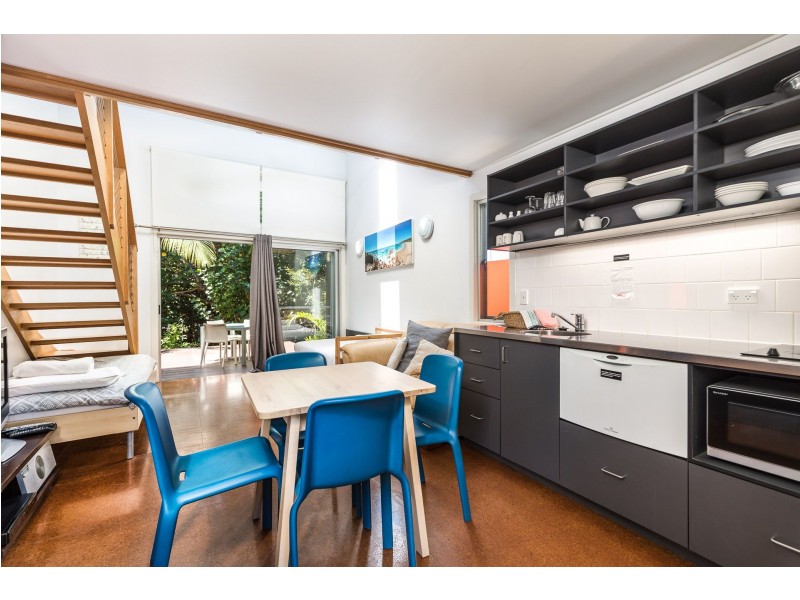 2/49 Dickson Way, Point Lookout QLD 4183