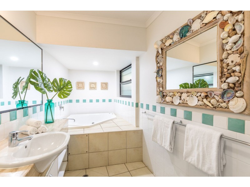 1/118 Mooloomba Road, Point Lookout QLD 4183