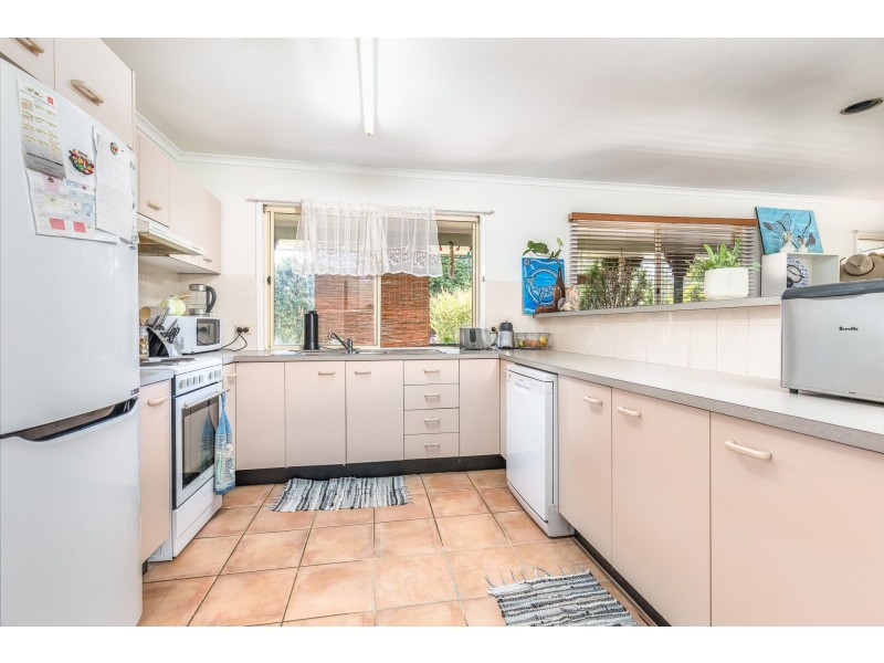 27 Gonzales Street, Amity Point QLD 4183