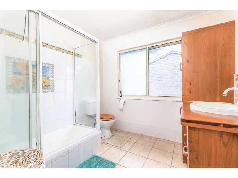 27 Gonzales Street, Amity Point QLD 4183