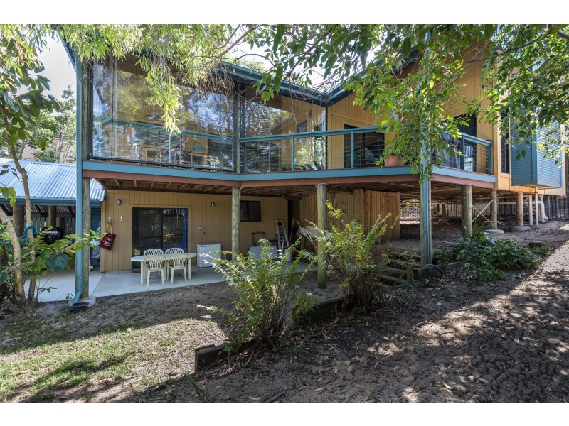 70 Mooloomba Road, Point Lookout QLD 4183