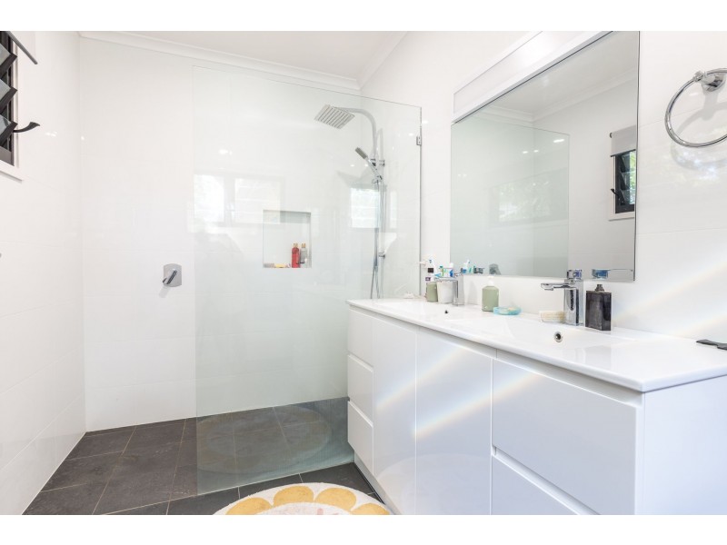 70 Mooloomba Road, Point Lookout QLD 4183