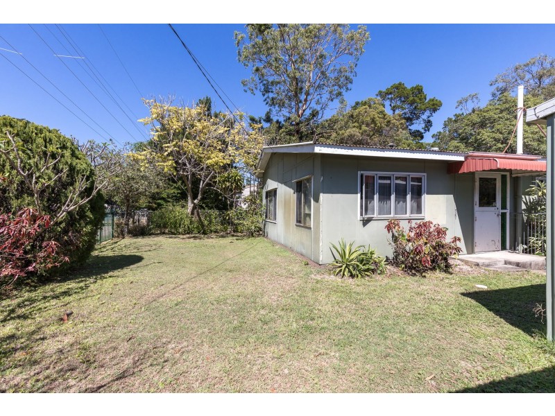 13 Ballow Street, Amity Point QLD 4183