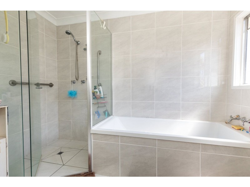 13 Ballow Street, Amity Point QLD 4183