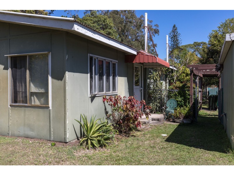 13 Ballow Street, Amity Point QLD 4183