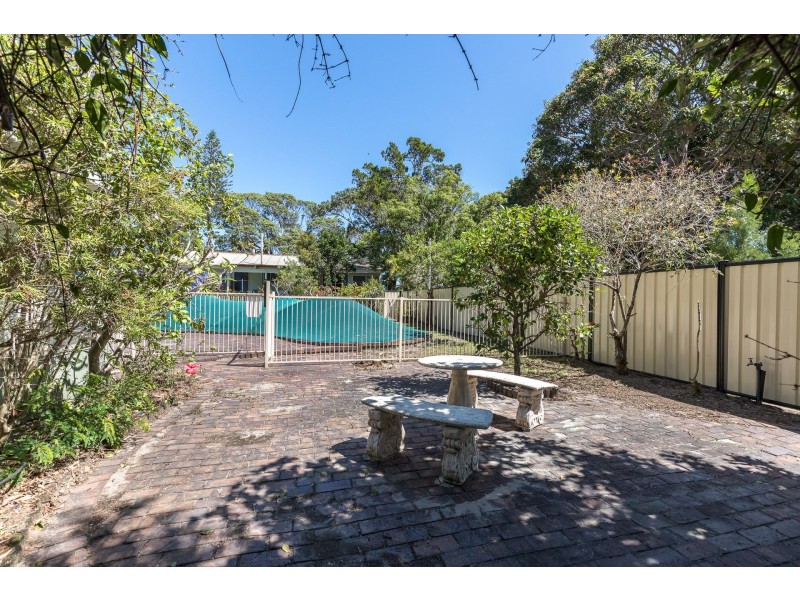 13 Ballow Street, Amity Point QLD 4183