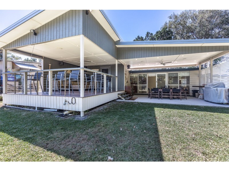 6 Birch Street, Amity Point QLD 4183