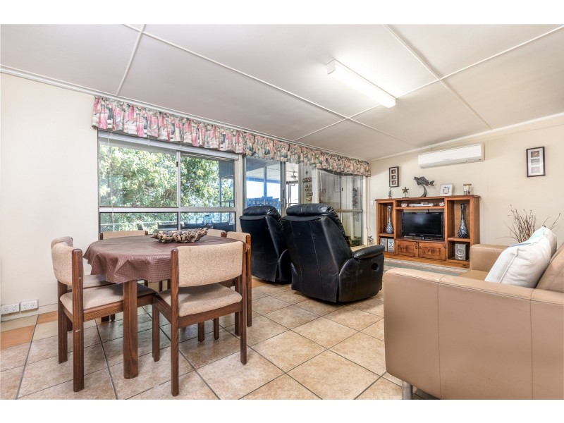 6 Birch Street, Amity Point QLD 4183