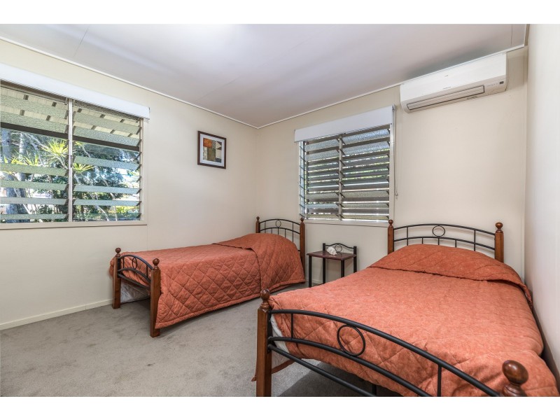 6 Birch Street, Amity Point QLD 4183