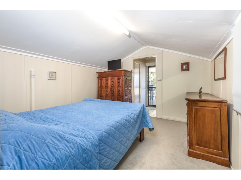 6 Birch Street, Amity Point QLD 4183