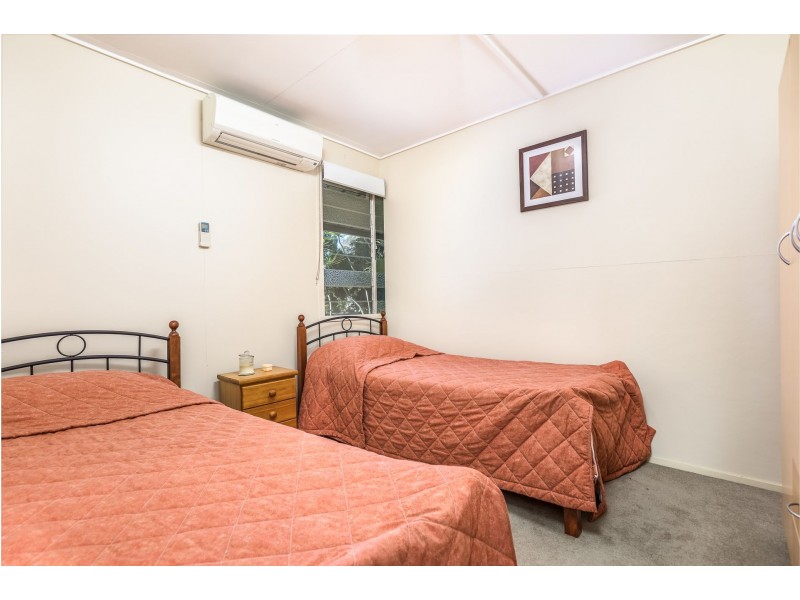 6 Birch Street, Amity Point QLD 4183