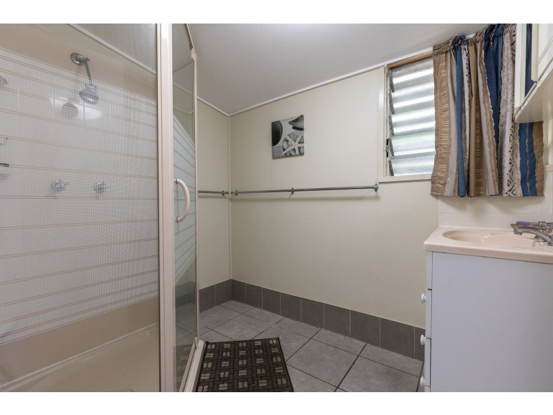 6 Birch Street, Amity Point QLD 4183
