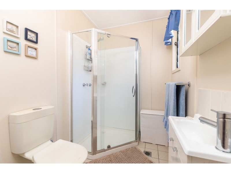 6 Birch Street, Amity Point QLD 4183
