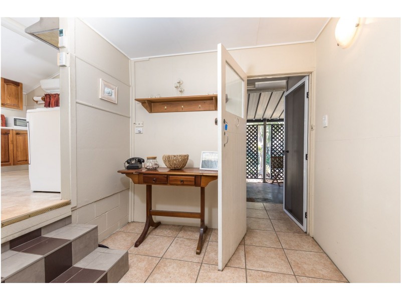 6 Birch Street, Amity Point QLD 4183