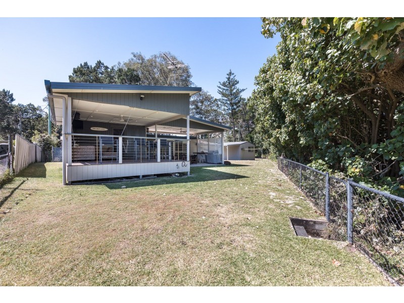 6 Birch Street, Amity Point QLD 4183
