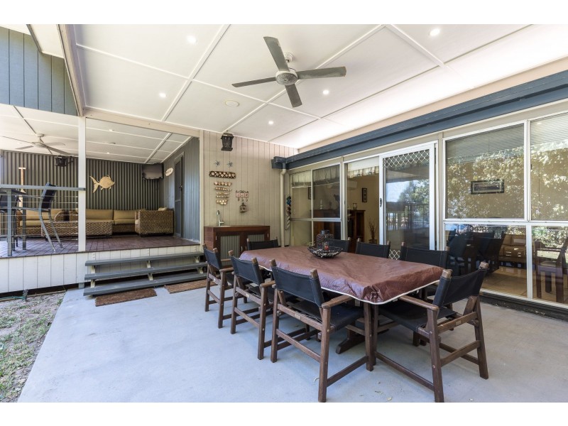 6 Birch Street, Amity Point QLD 4183