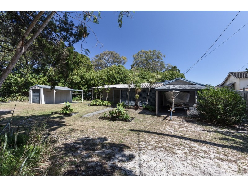 6 Birch Street, Amity Point QLD 4183