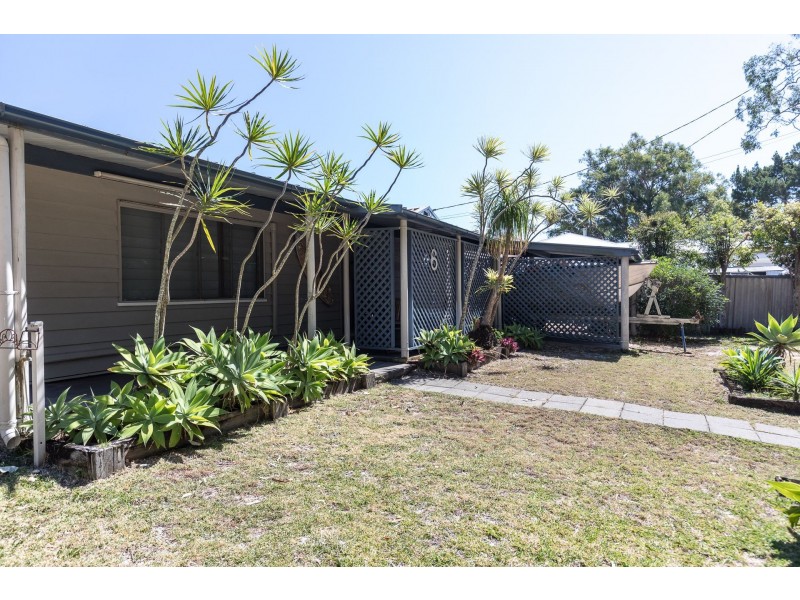 6 Birch Street, Amity Point QLD 4183