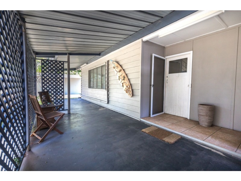 6 Birch Street, Amity Point QLD 4183