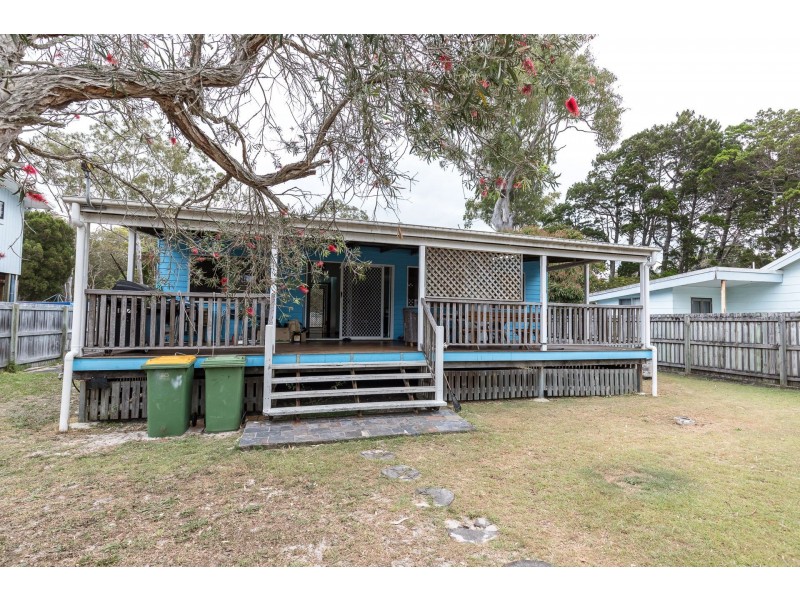 32 Birch Street, Amity Point QLD 4183
