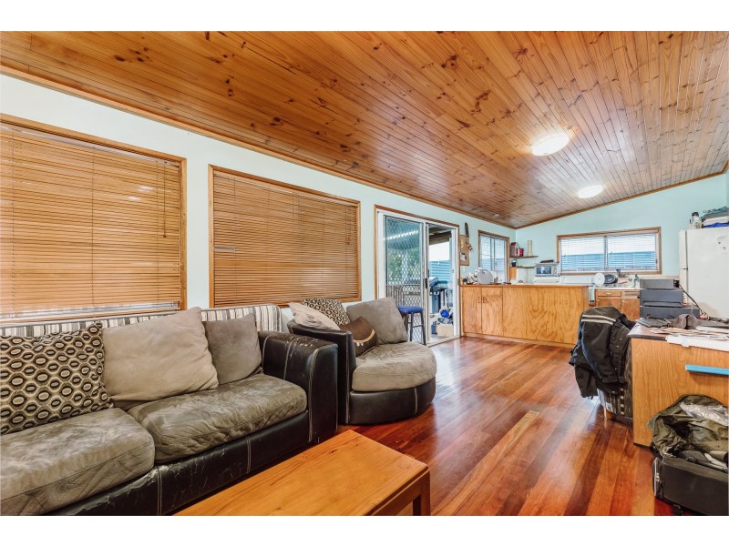 32 Birch Street, Amity Point QLD 4183