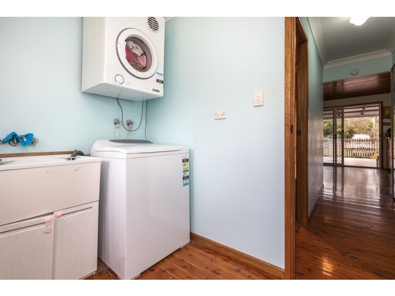 32 Birch Street, Amity Point QLD 4183