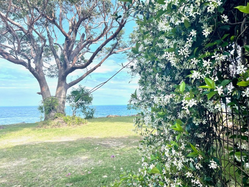 15 Ballow Street, Amity Point QLD 4183