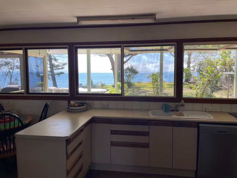 15 Ballow Street, Amity Point QLD 4183