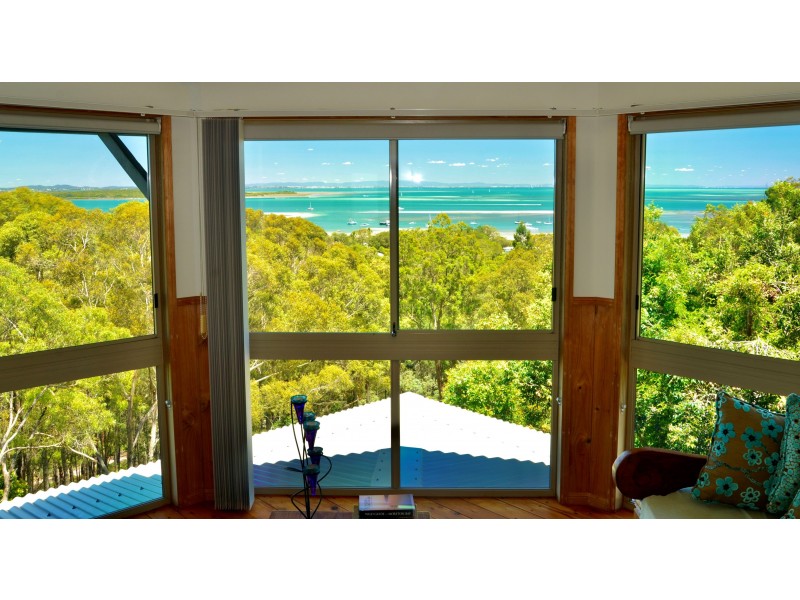 149 Rainbow Crescent, Dunwich QLD 4183