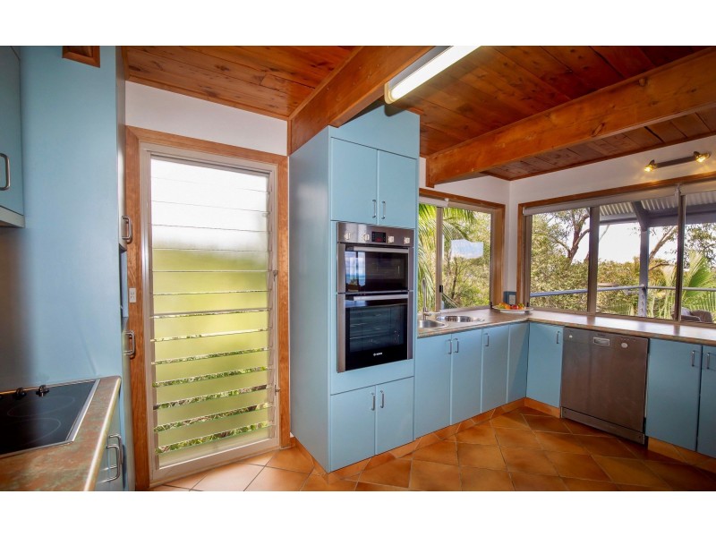 149 Rainbow Crescent, Dunwich QLD 4183