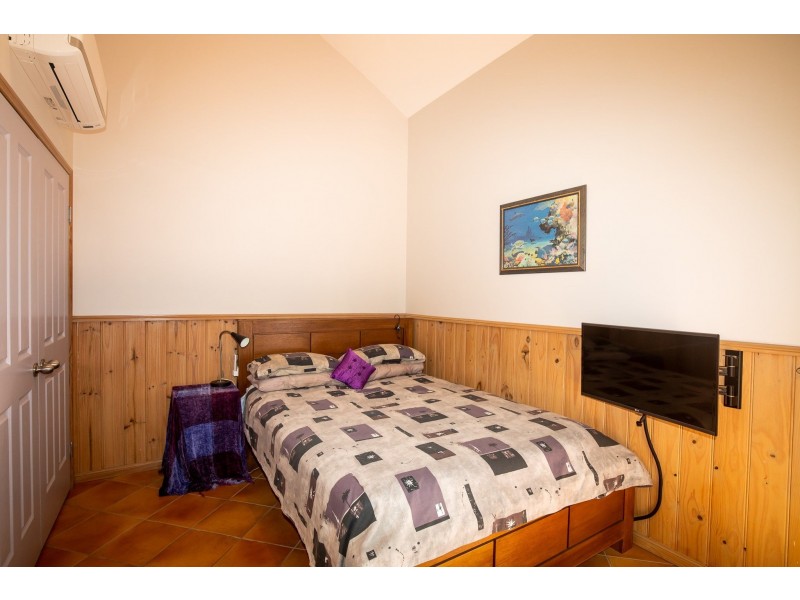 149 Rainbow Crescent, Dunwich QLD 4183