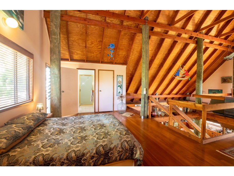 129 Tramican Street, Point Lookout QLD 4183