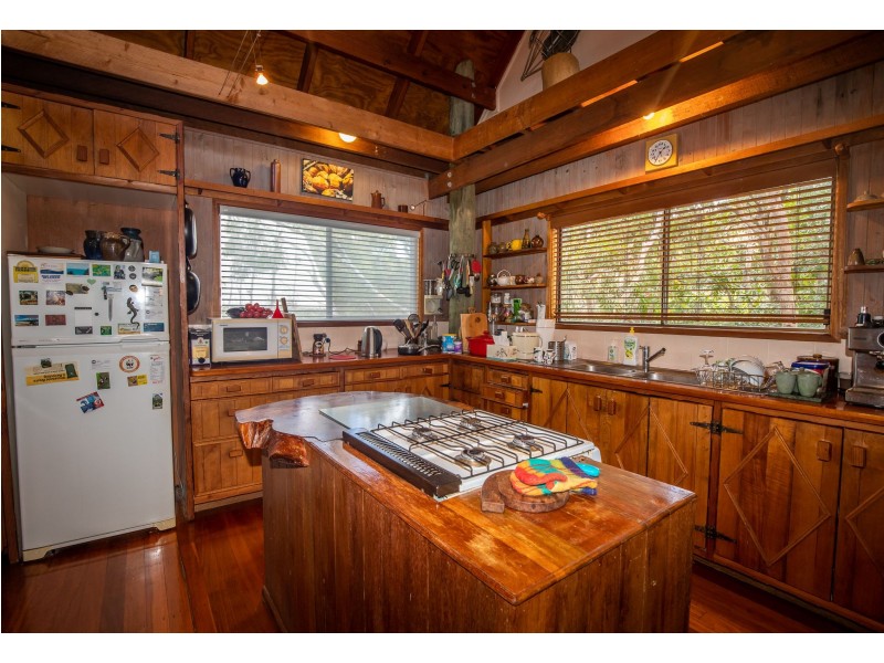 129 Tramican Street, Point Lookout QLD 4183