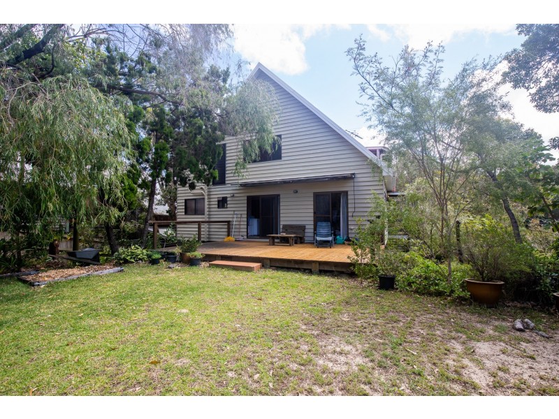 129 Tramican Street, Point Lookout QLD 4183