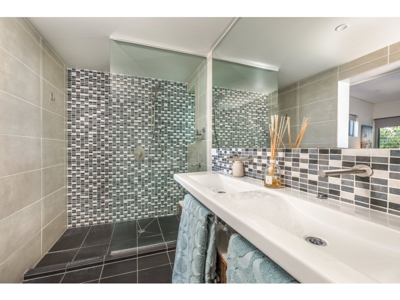 15/158-172 Dickson Way, Point Lookout QLD 4183