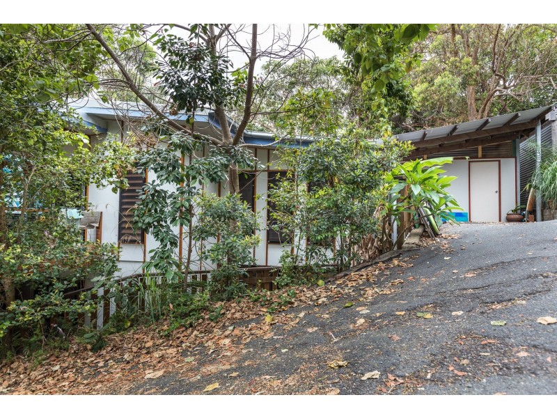 6B Waller Court, Point Lookout QLD 4183