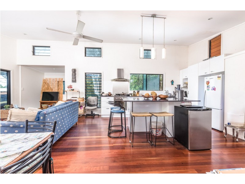6B Waller Court, Point Lookout QLD 4183