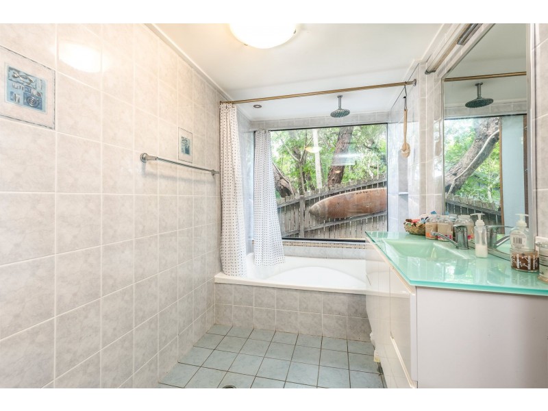 6B Waller Court, Point Lookout QLD 4183