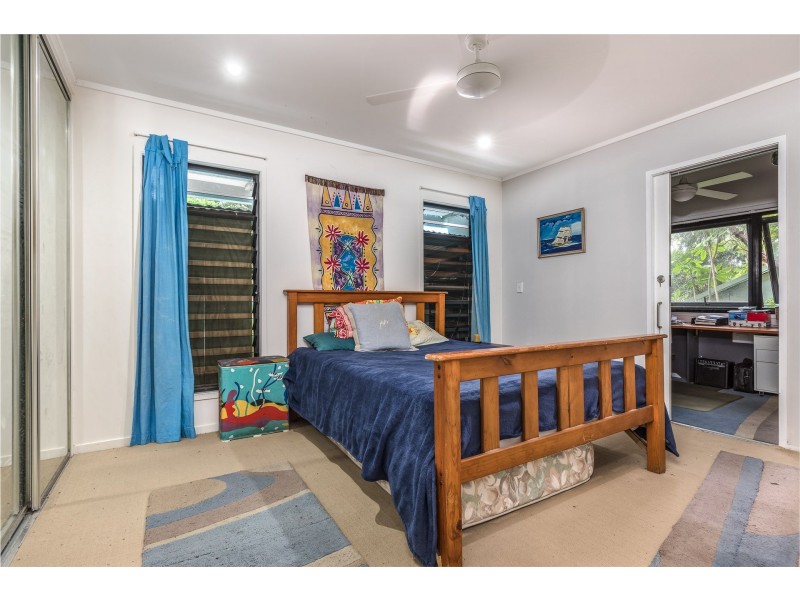 6B Waller Court, Point Lookout QLD 4183