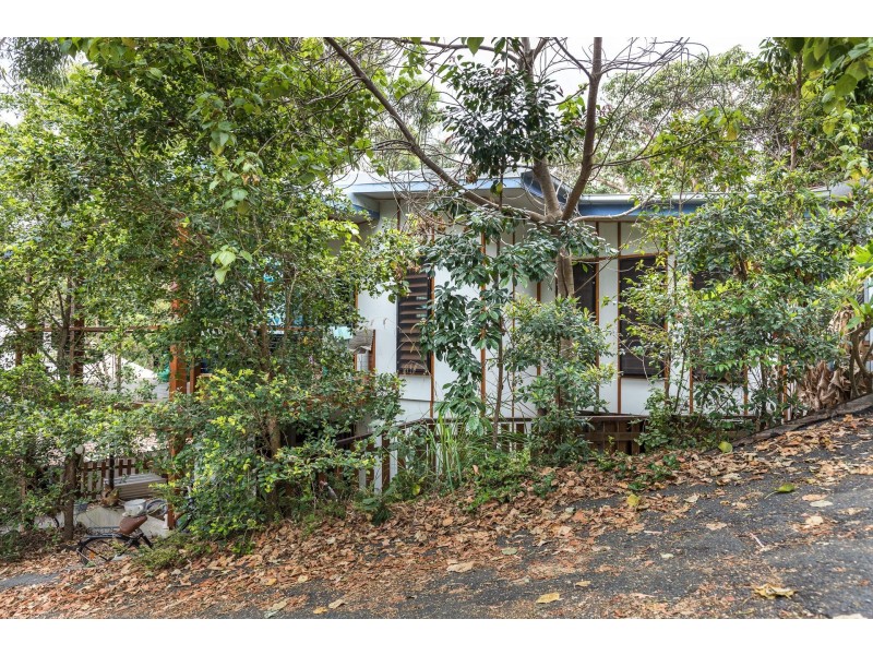 6B Waller Court, Point Lookout QLD 4183