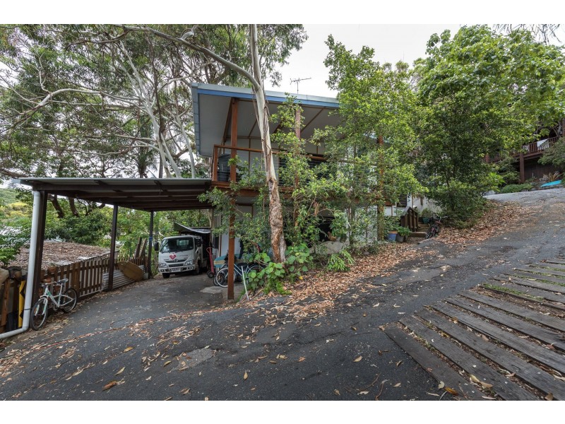 6B Waller Court, Point Lookout QLD 4183